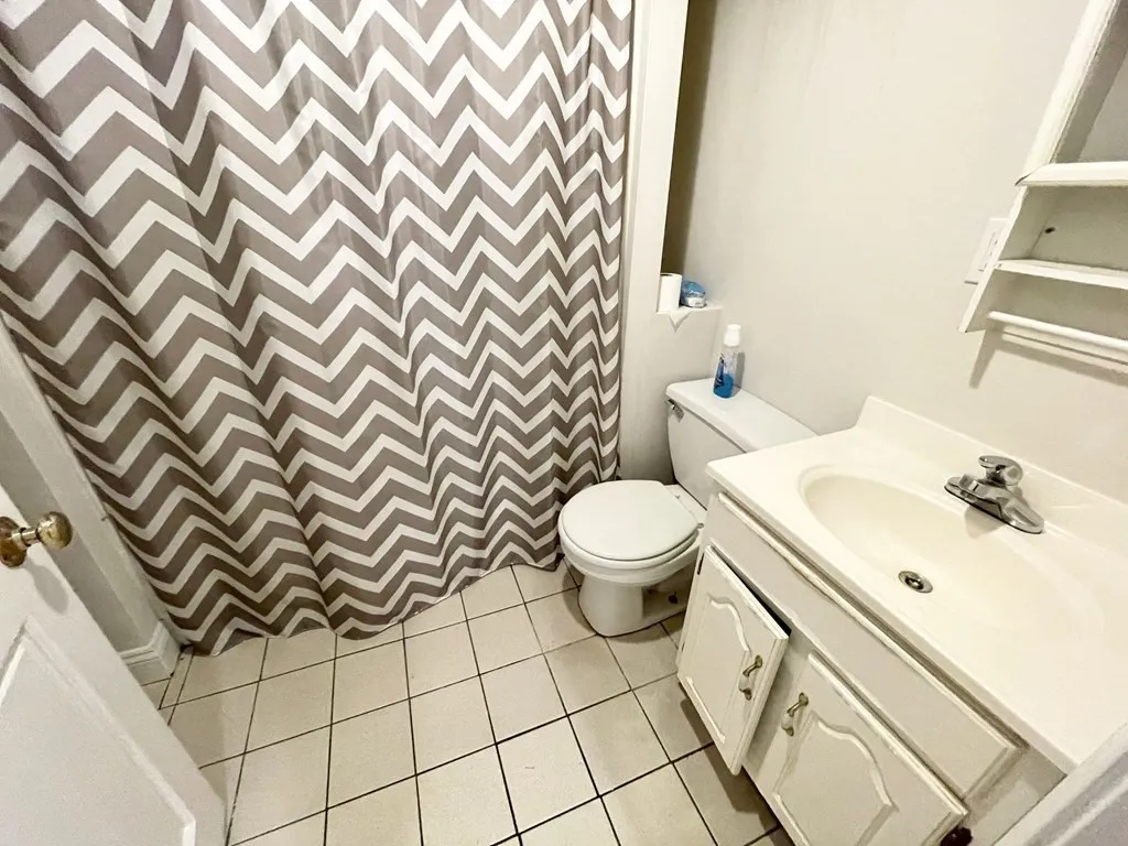 733 Parker St, Mission Hill