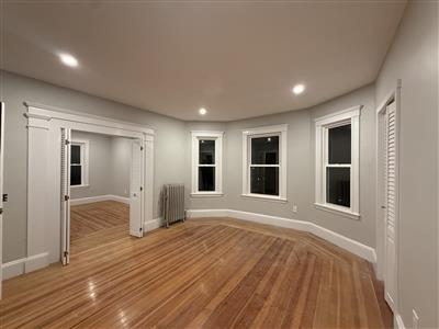 246 Harvard St, South Medford