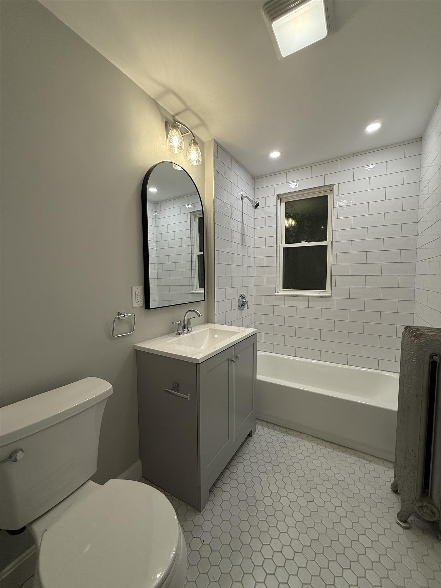 246 Harvard St, South Medford