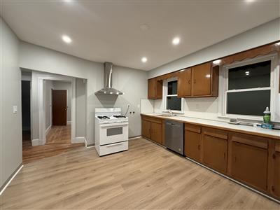 246 Harvard St, South Medford