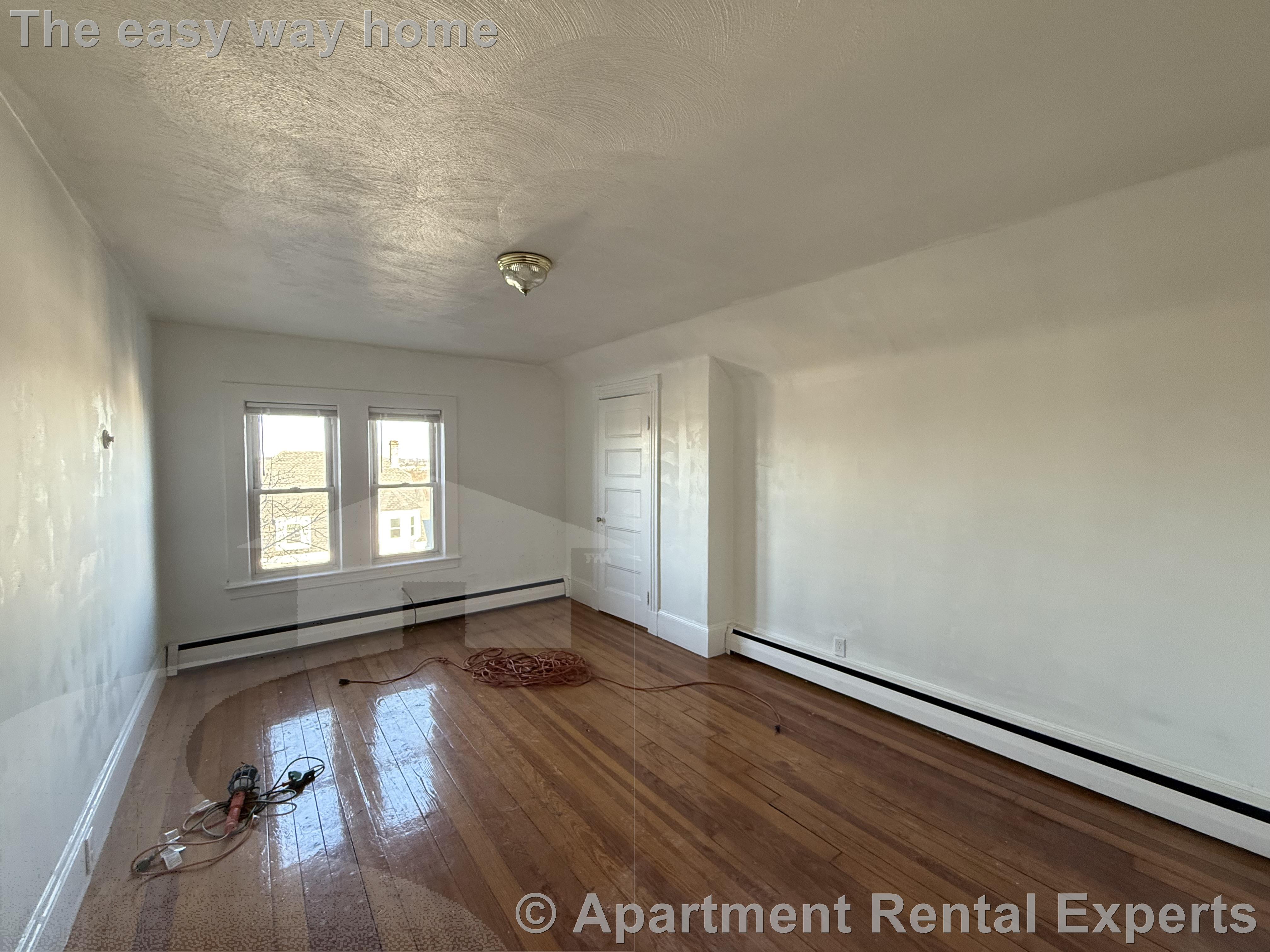 45 Main St, Winter Hill