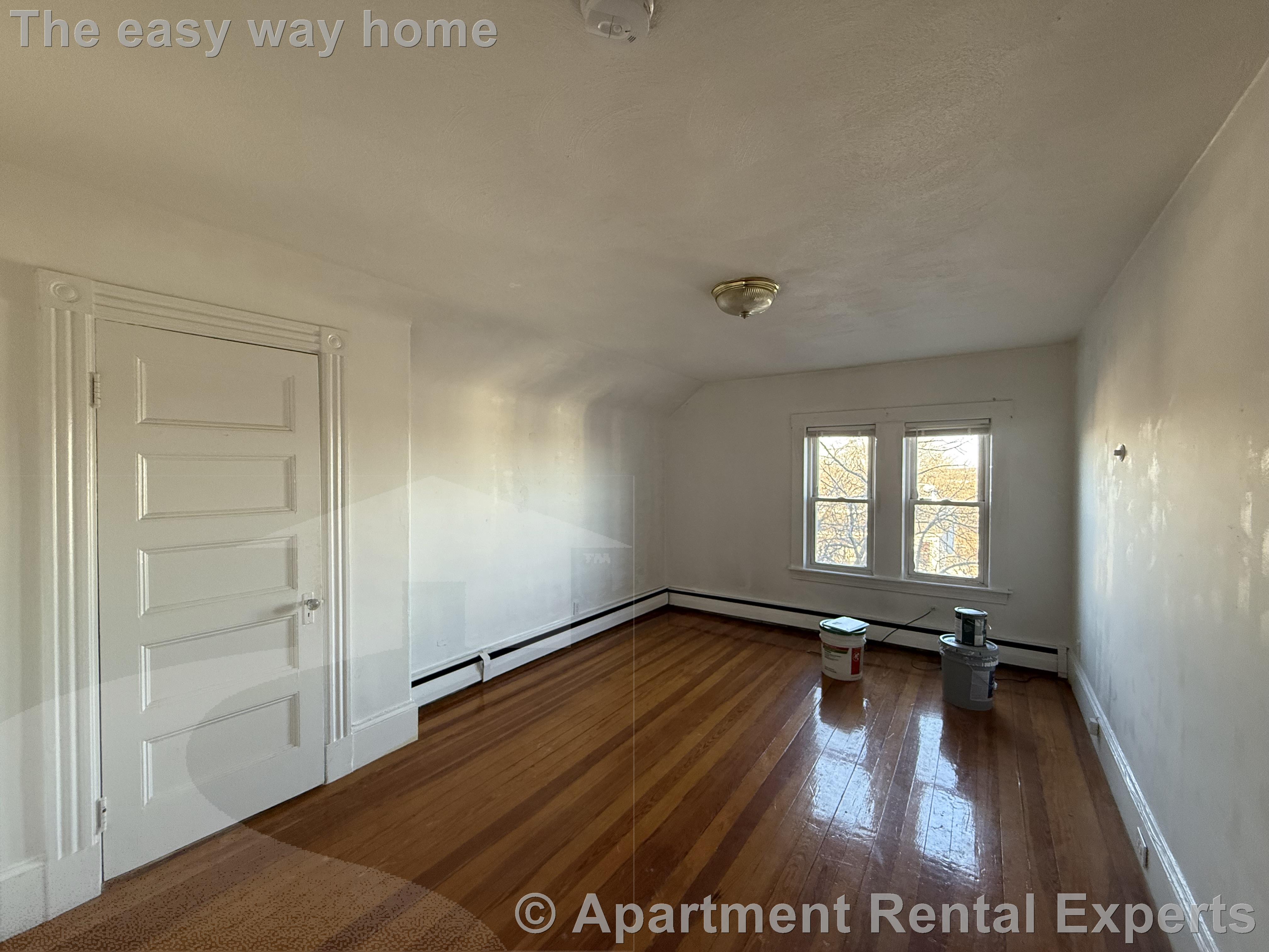 45 Main St, Winter Hill