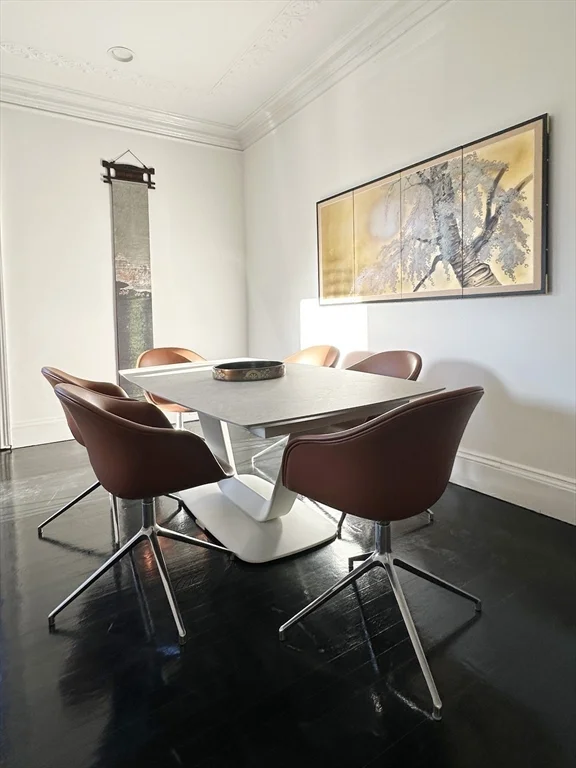 17 Gloucester St, Back Bay