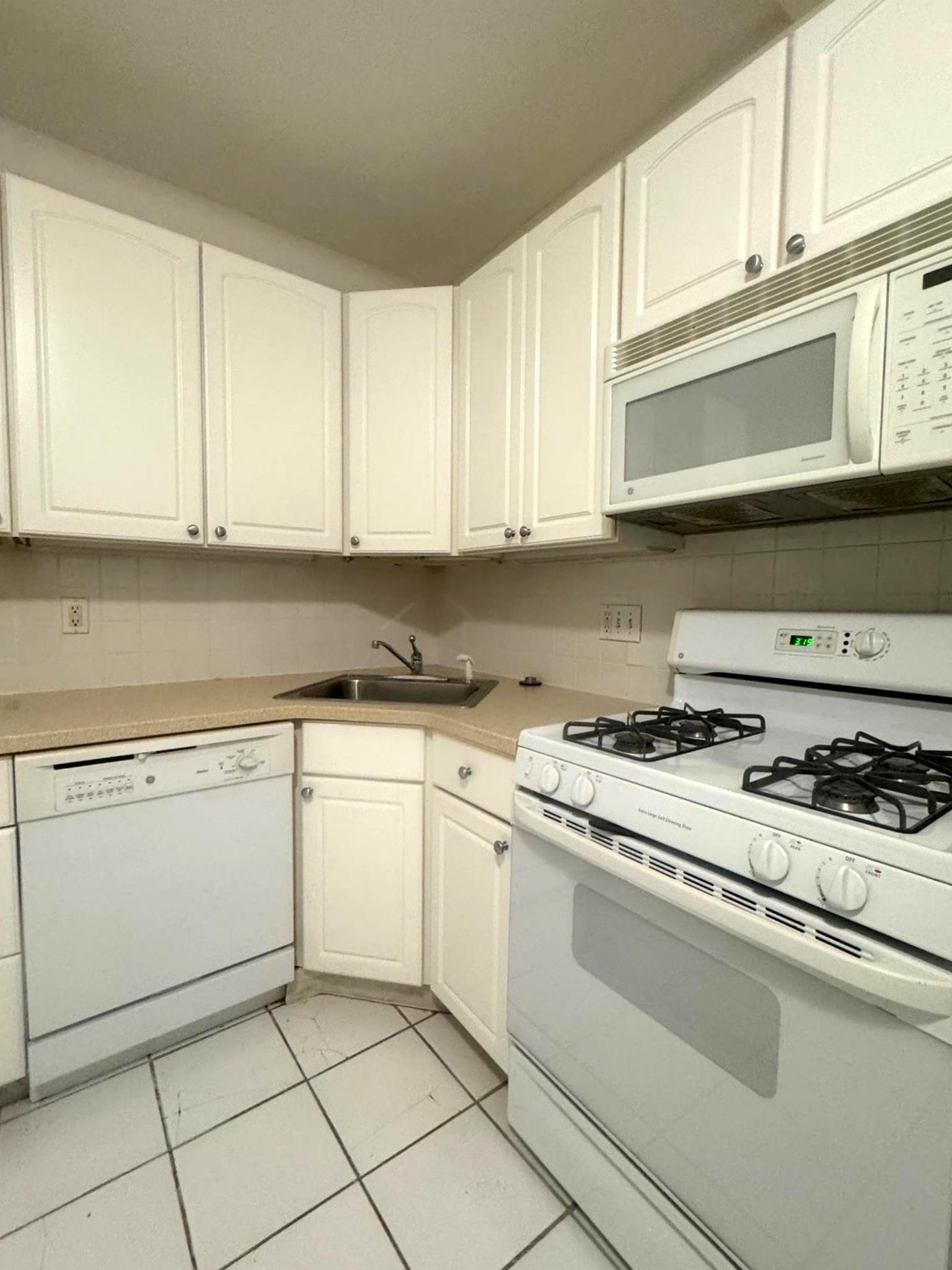 856 Massachusetts Ave, Riverside