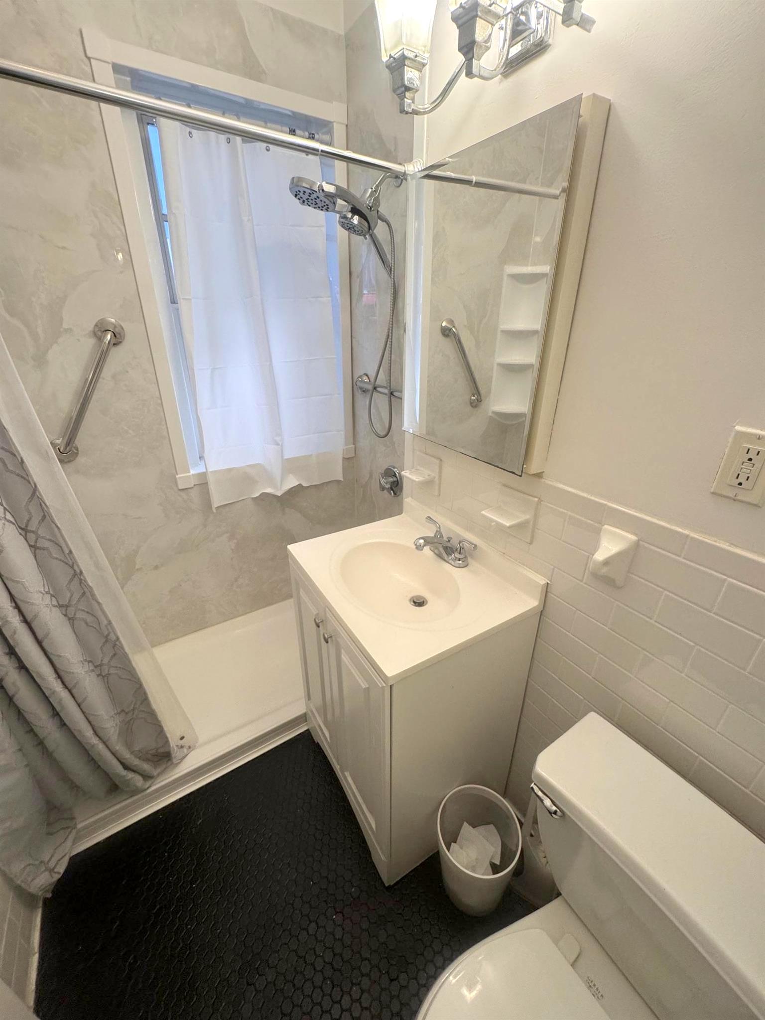 856 Massachusetts Ave, Riverside