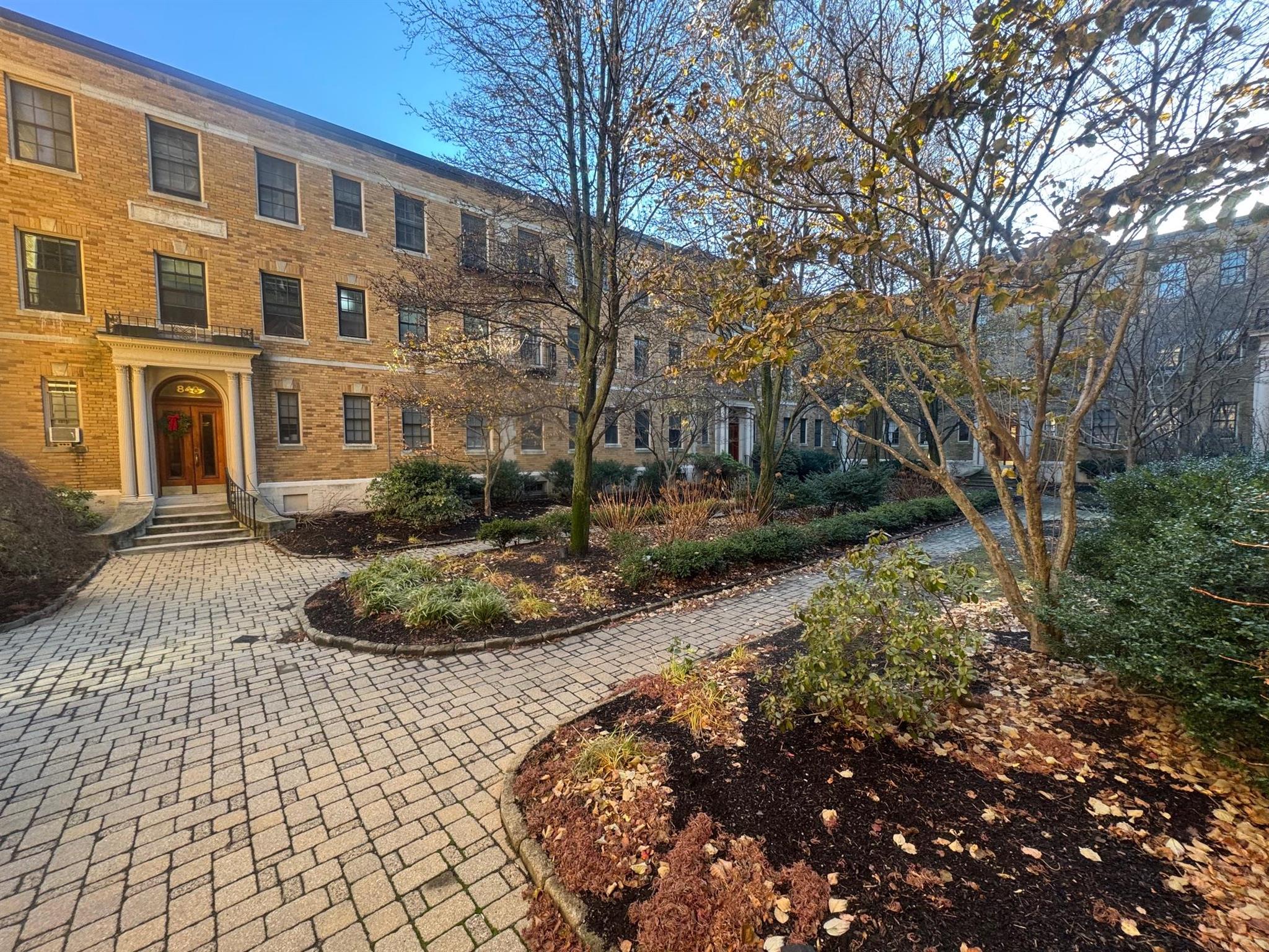 856 Massachusetts Ave, Riverside