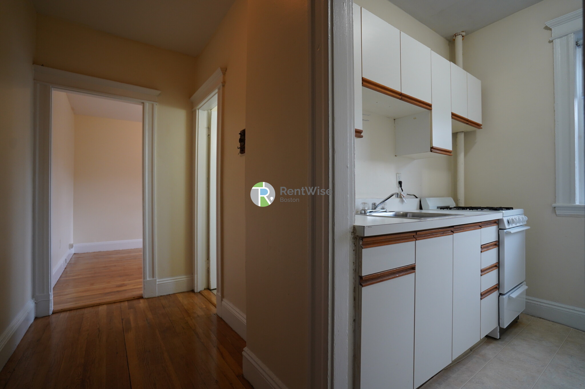 1144 Commonwealth Ave, North Brookline