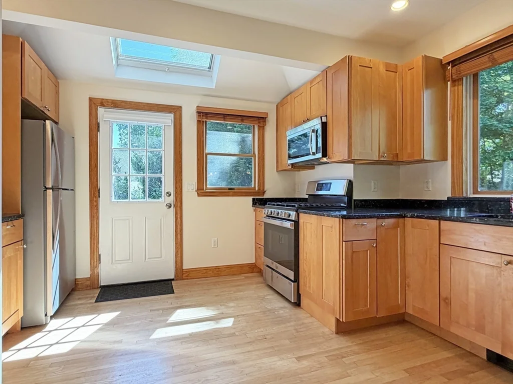 63 Pierrepont Rd, Newton Lower Falls