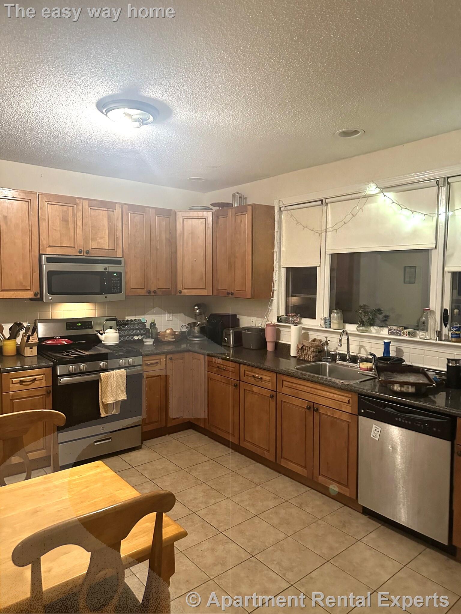 68 Winchester St, Tufts