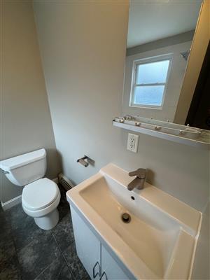 28 Francesca Ave, Powder House Square