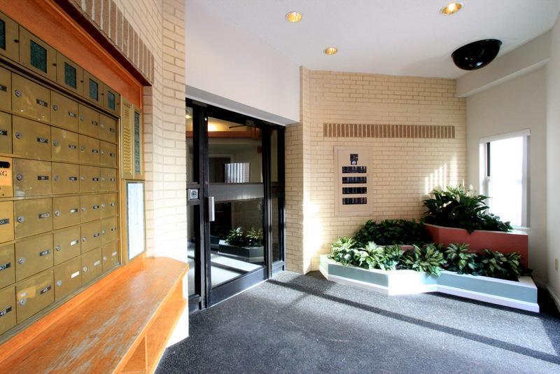 175 Beacon St, Ward Two