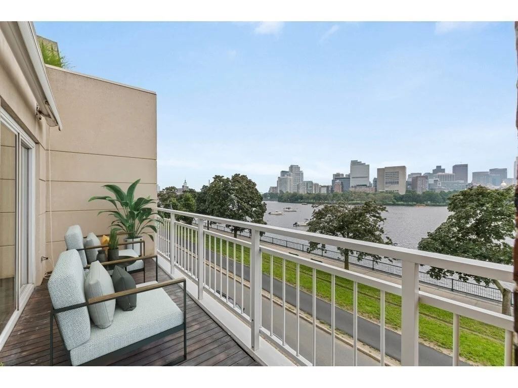 75-83 Cambridge Pkwy, East Cambridge