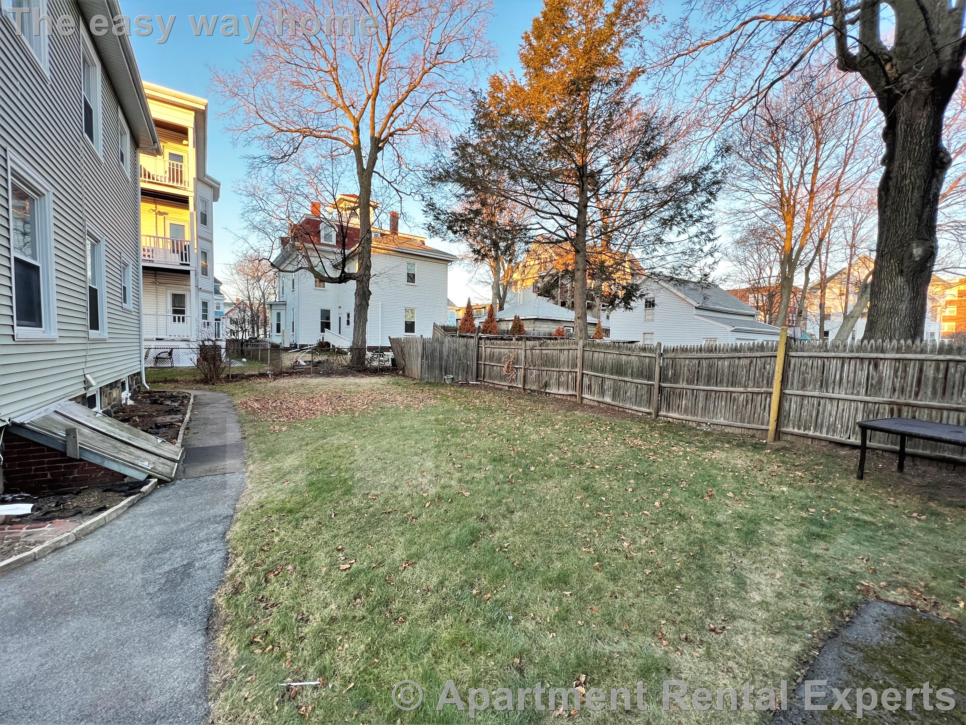 25 Chestnut St, Malden Center