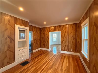 16 Stanford Ter, Ward Two