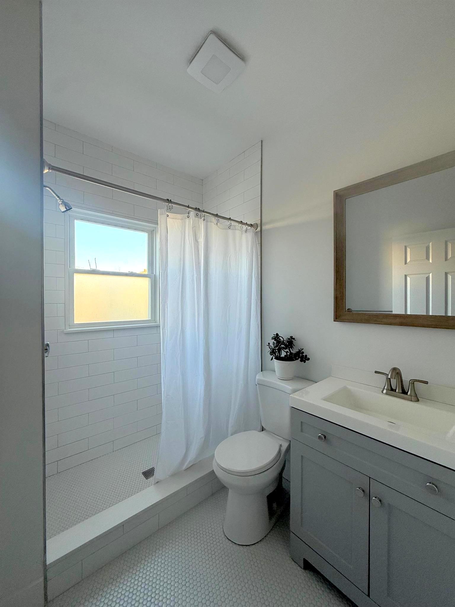 14 Stanford Ter, Ward Two