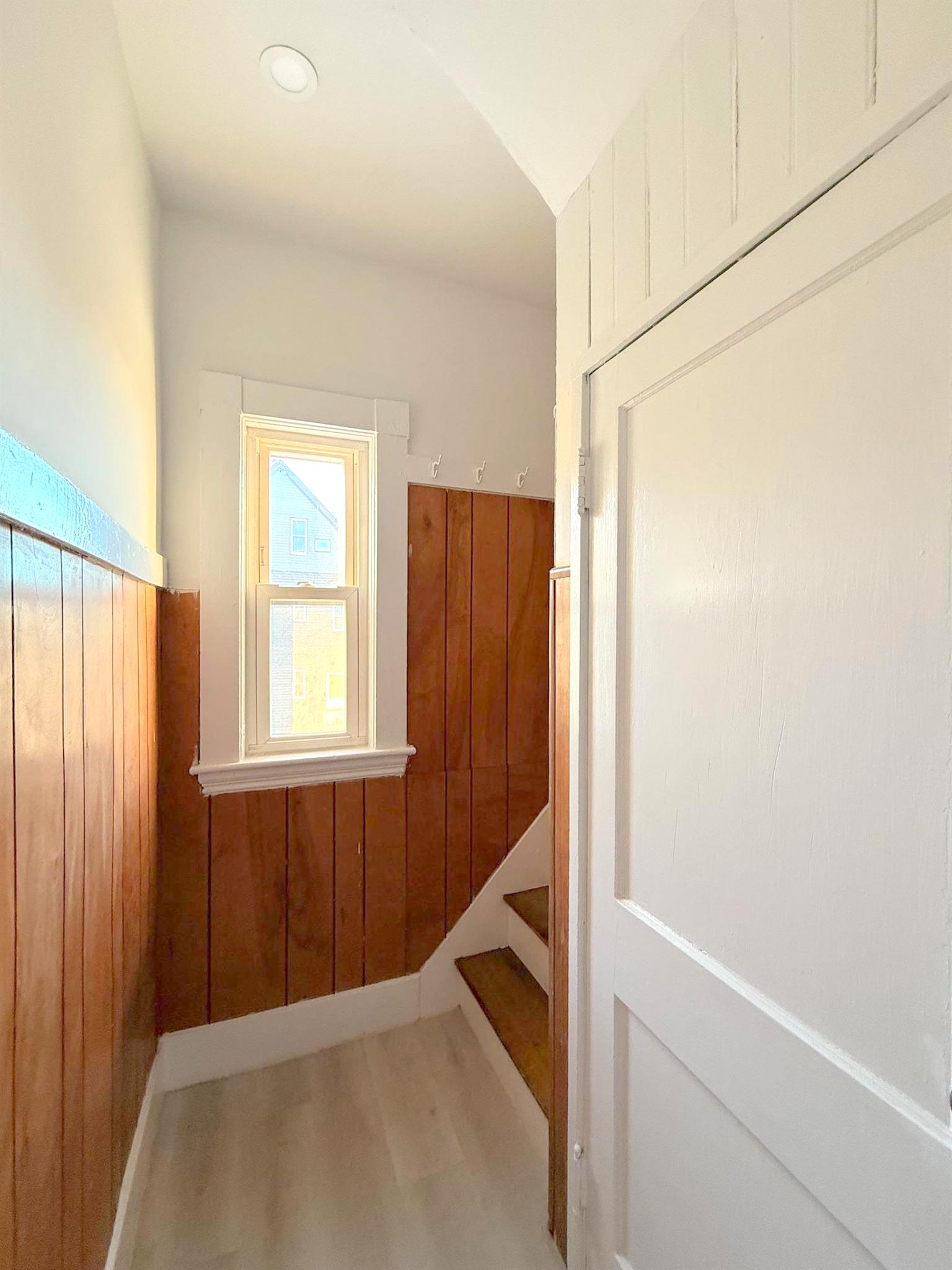 14 Stanford Ter, Ward Two