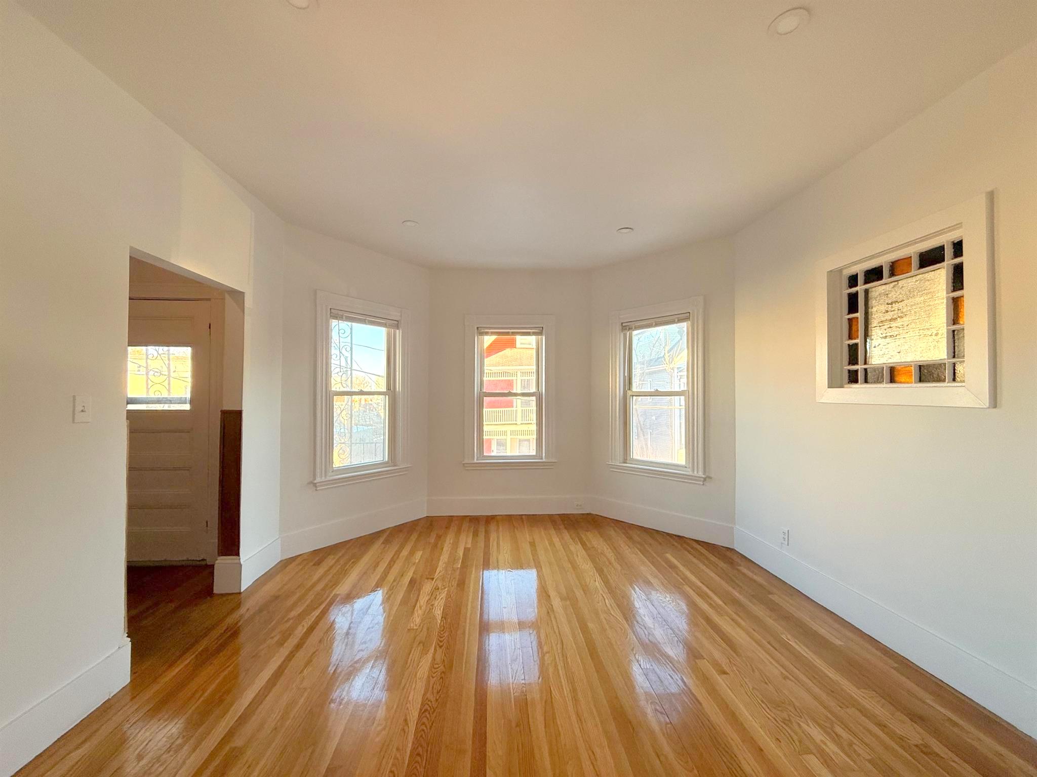 14 Stanford Ter, Ward Two