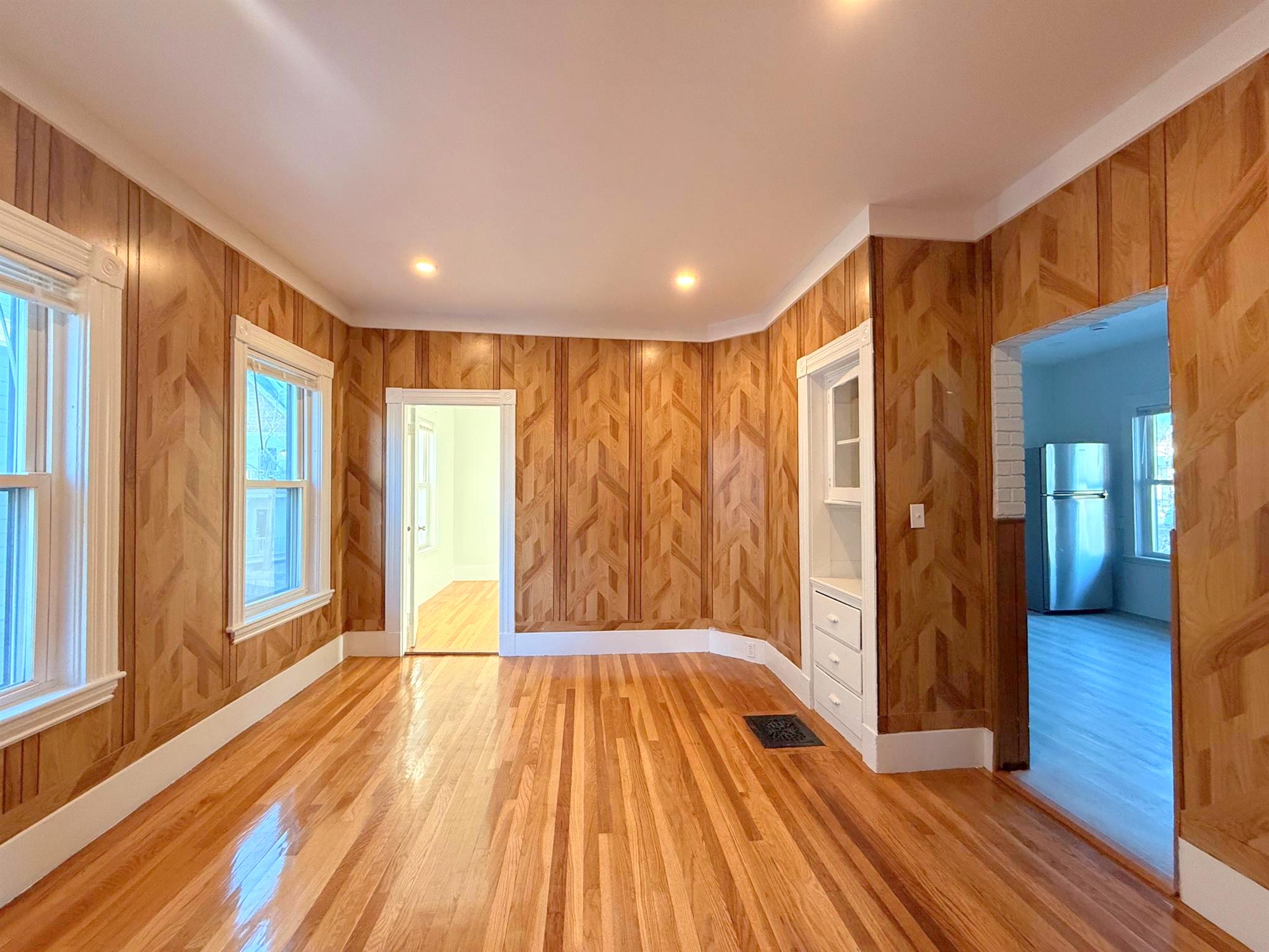 14 Stanford Ter, Ward Two