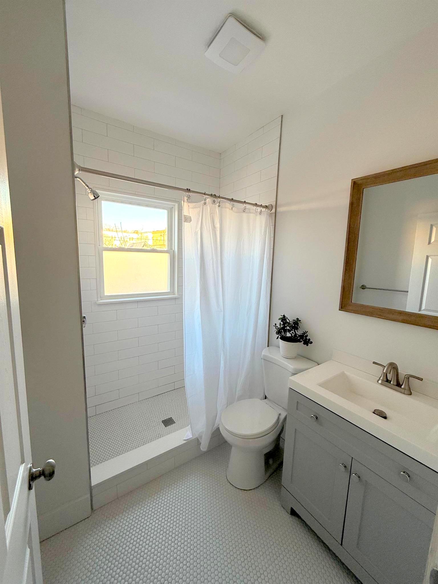 14 Stanford Ter, Ward Two