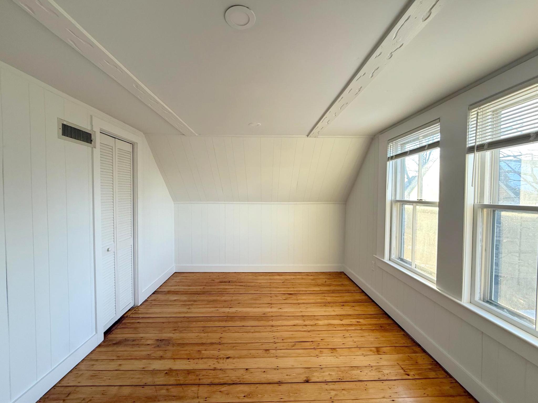 14 Stanford Ter, Ward Two