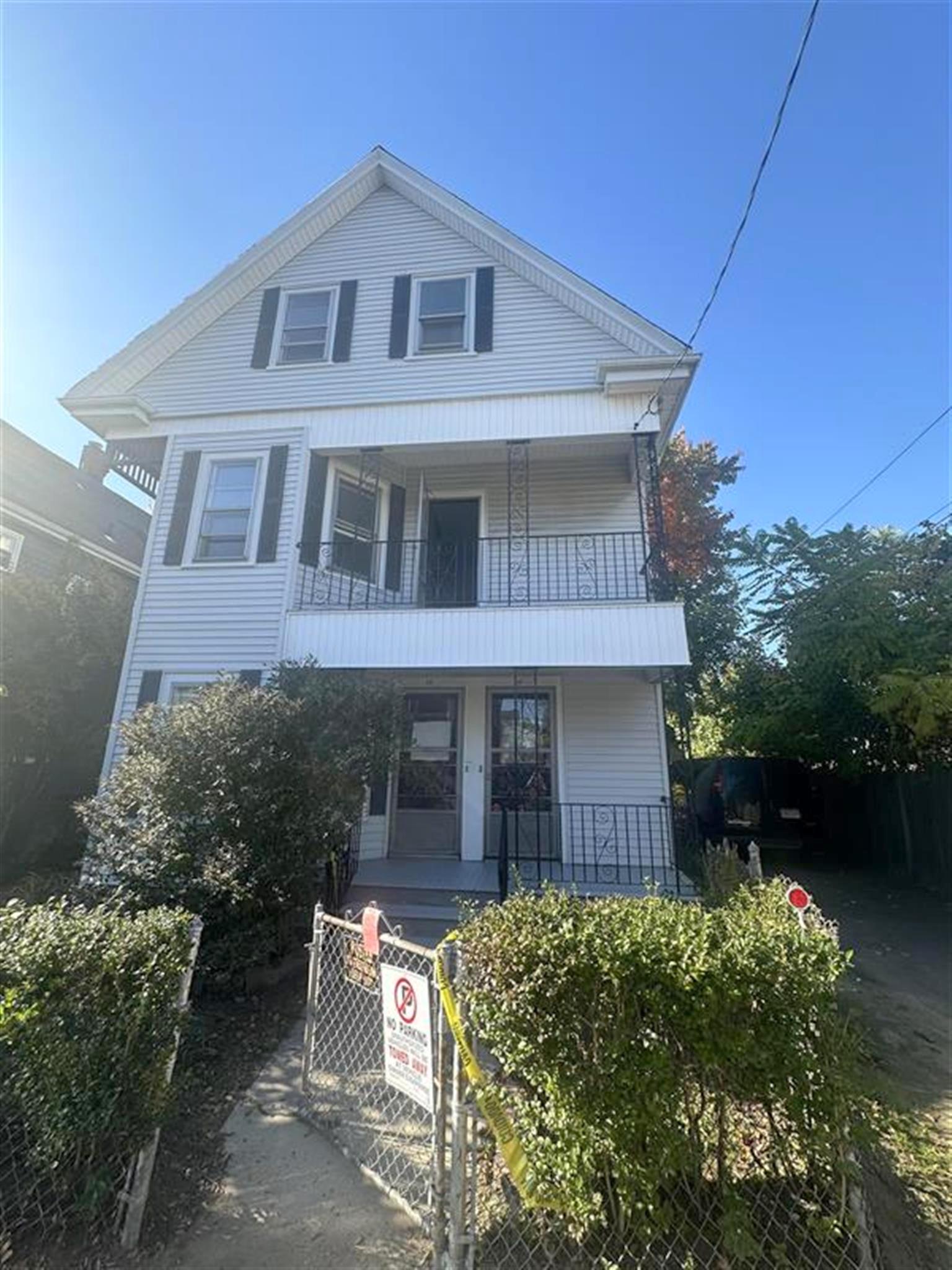 14 Stanford Ter, Ward Two