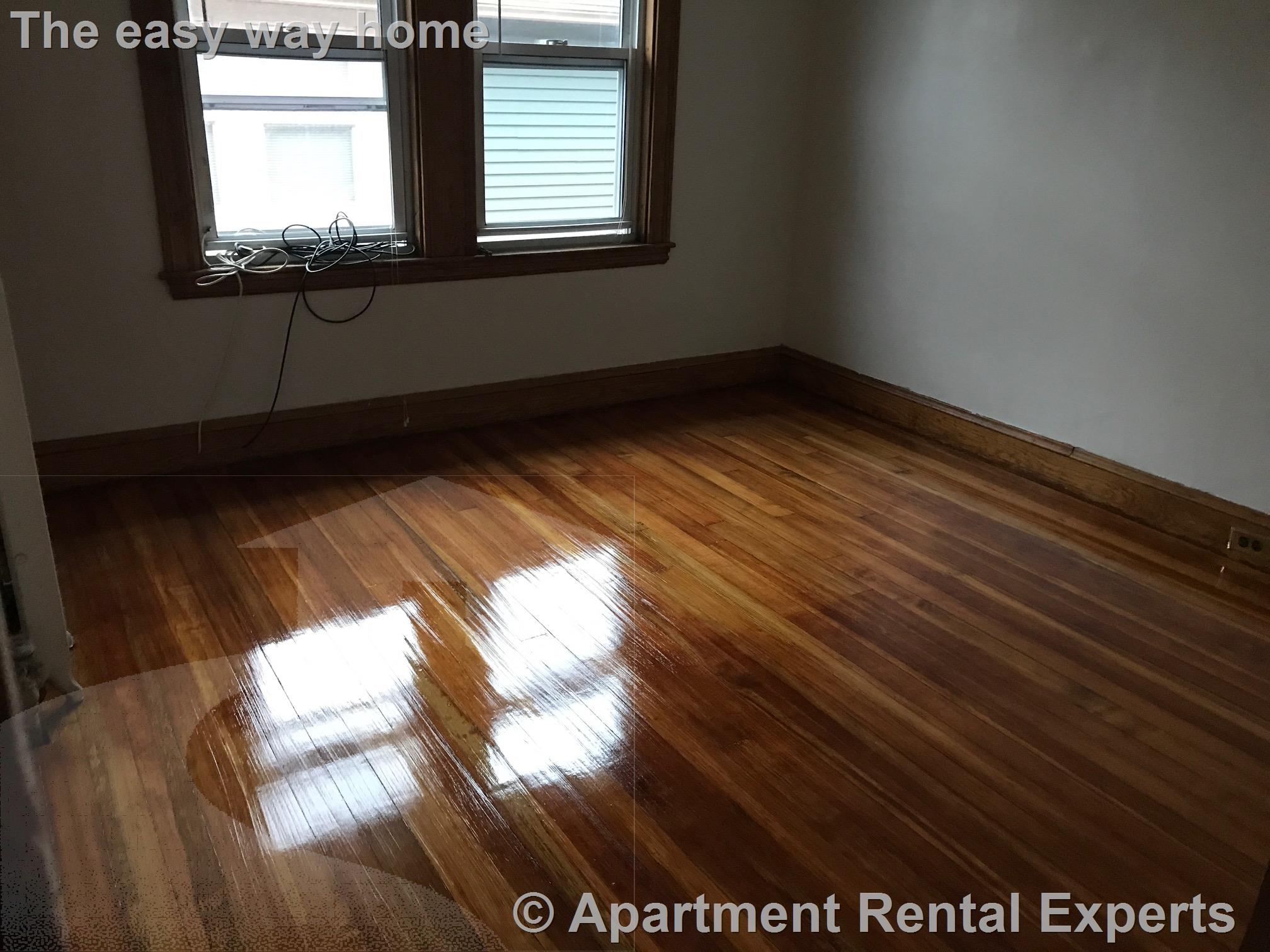 7 Greenleaf Ave, Tufts