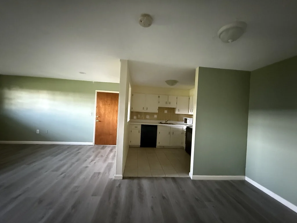 12 Williamsburg Ct, Shrewsbury