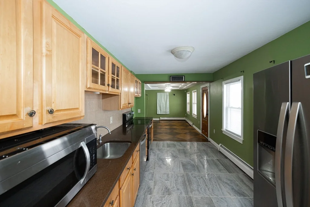 1025 Mechanic St, Leominster