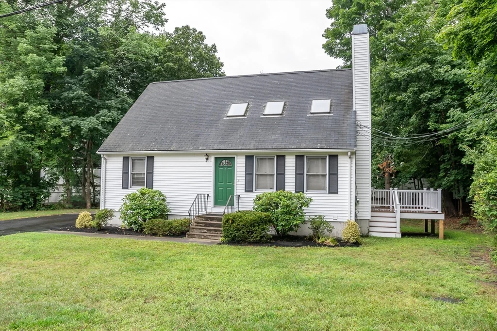 4 Randall Ct, Natick