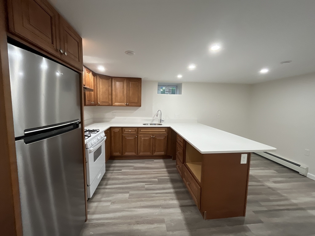 7 Lexington Ave, Hyde Park