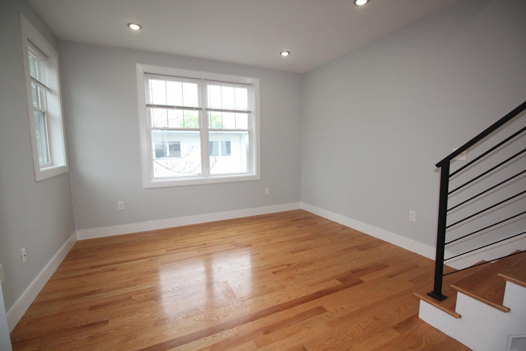 110 Main St, Everett