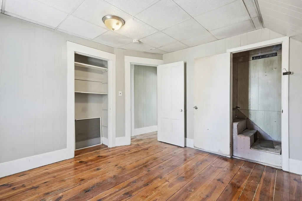 29 Allen St, Gardner