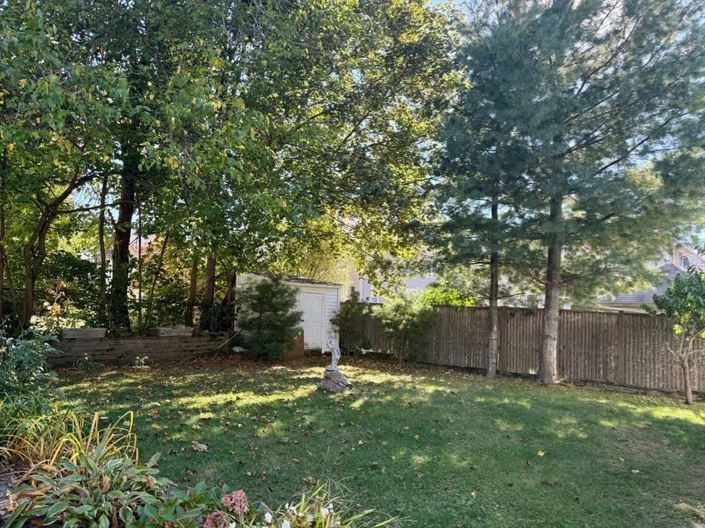 10 Bradford St, Quincy