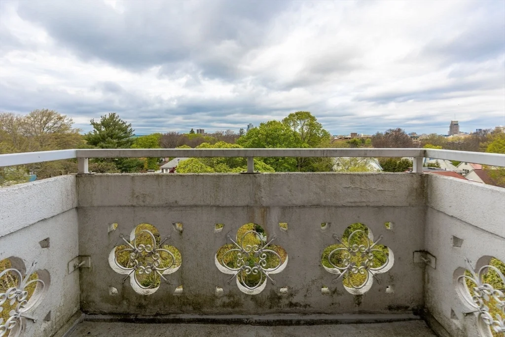 20 Chapel St, Longwood