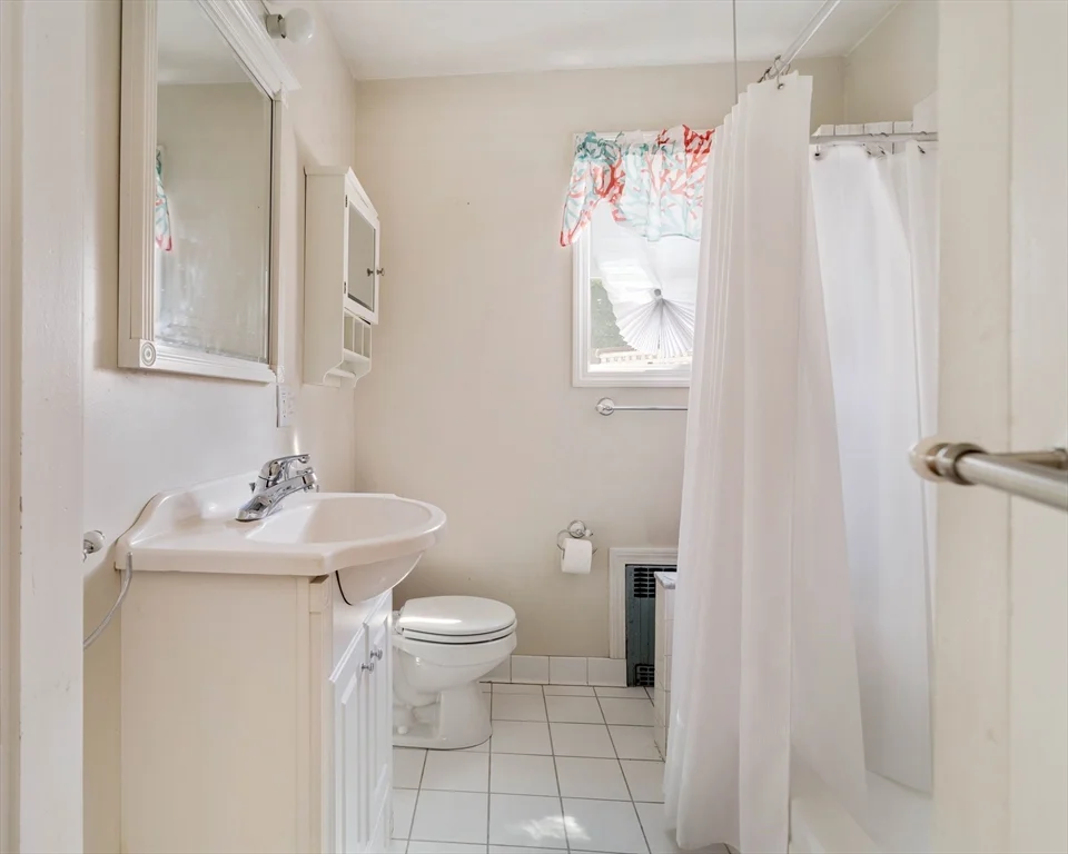 18 Newcastle Rd, Brighton