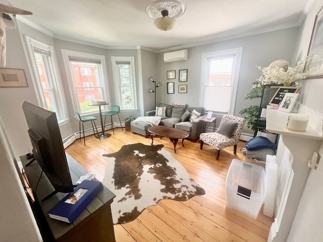 28 Goldsmith St, Jamaica Plain