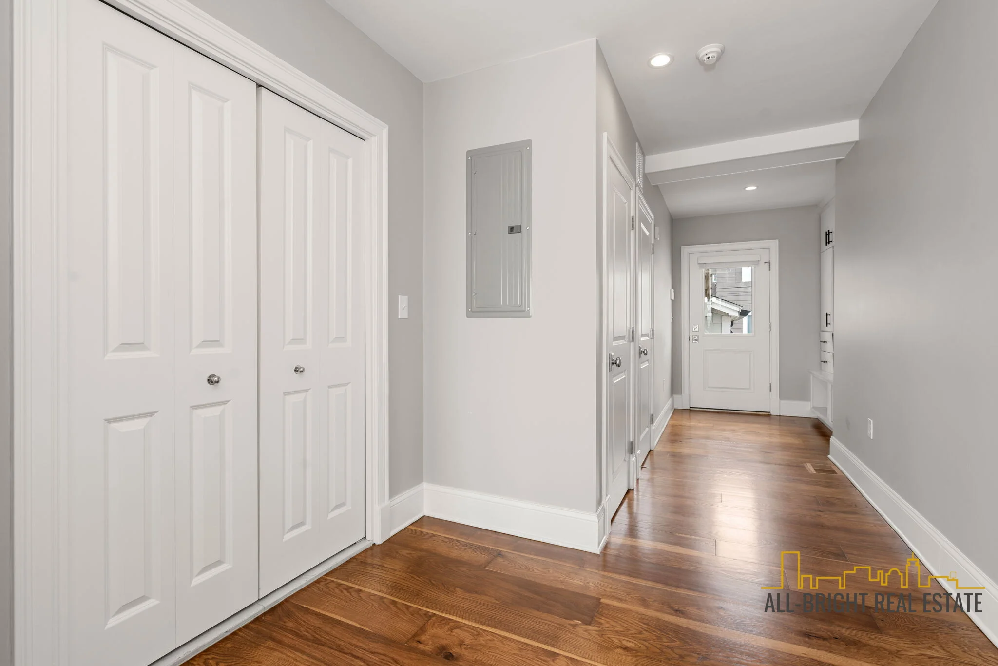 176 Winthrop Shore Dr, Winthrop