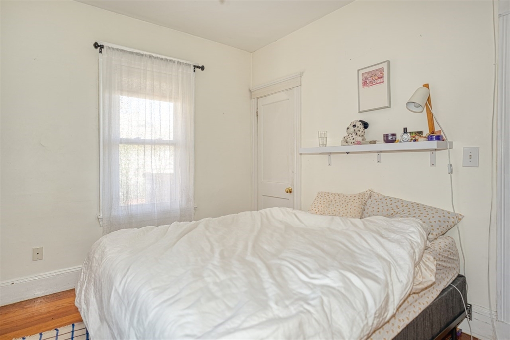 387 Huron Ave, West Cambridge