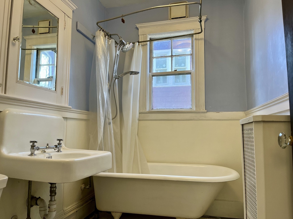 32 Goodrich Rd, Jamaica Plain