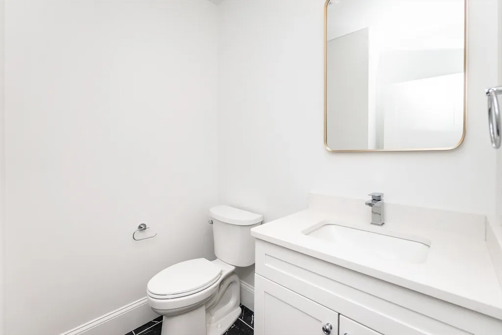 20 Sheridan Ave, Medford