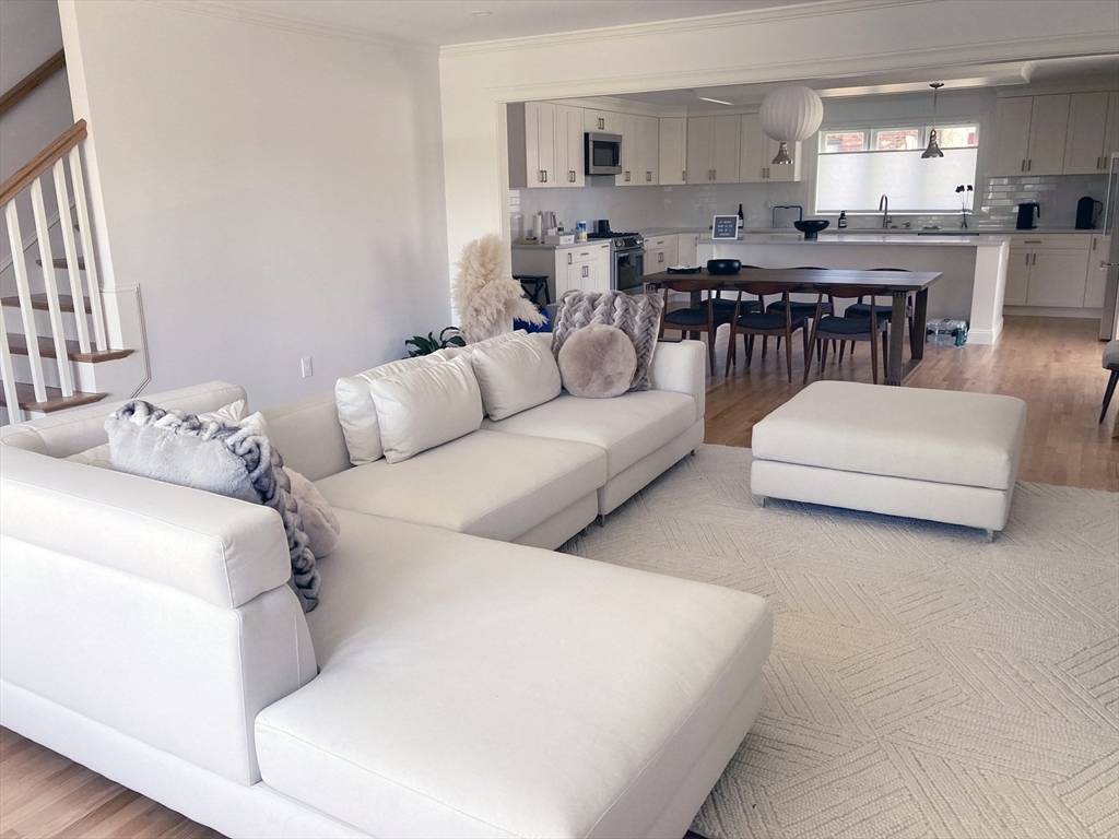 72 Holland, Winchester