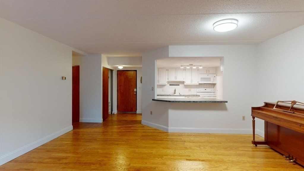 390 Broadway, Winter Hill