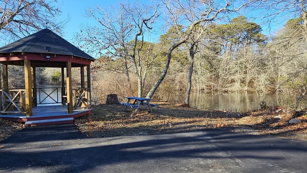 825 Scenic Hwy, Bourne