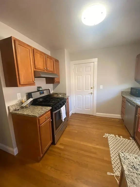 651 Washington St, Oak Square