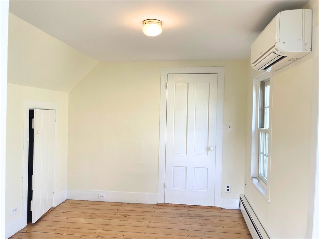 20 Pleasant St, Salem