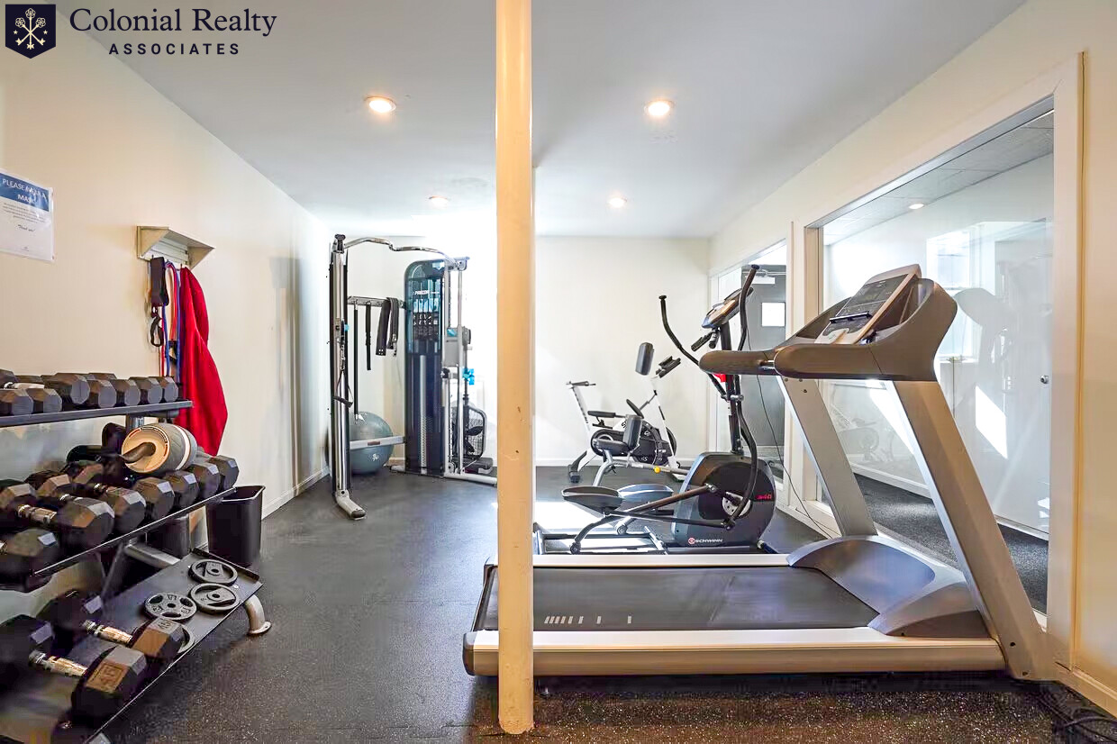 74 Brainerd Rd, Allston