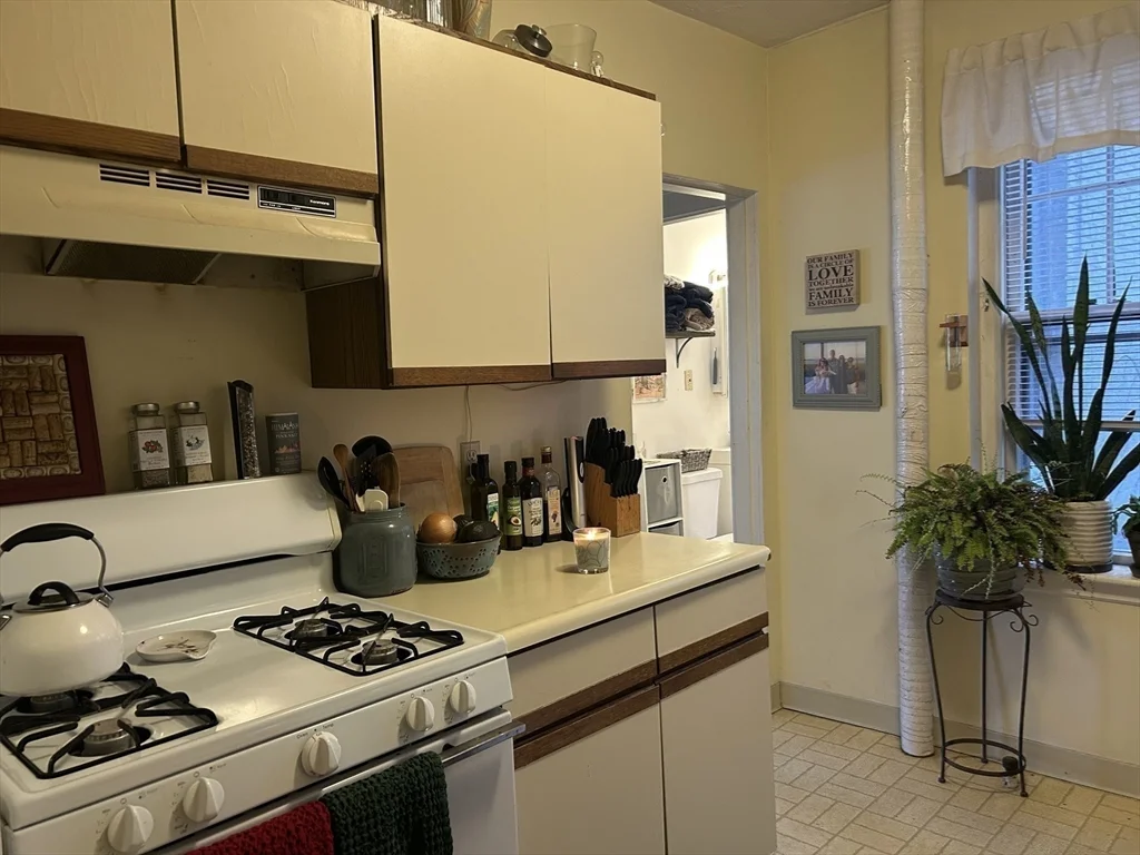 2039 Commonwealth Ave, Brighton