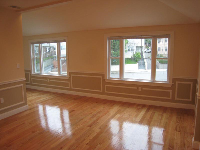 614 Main St, Medford