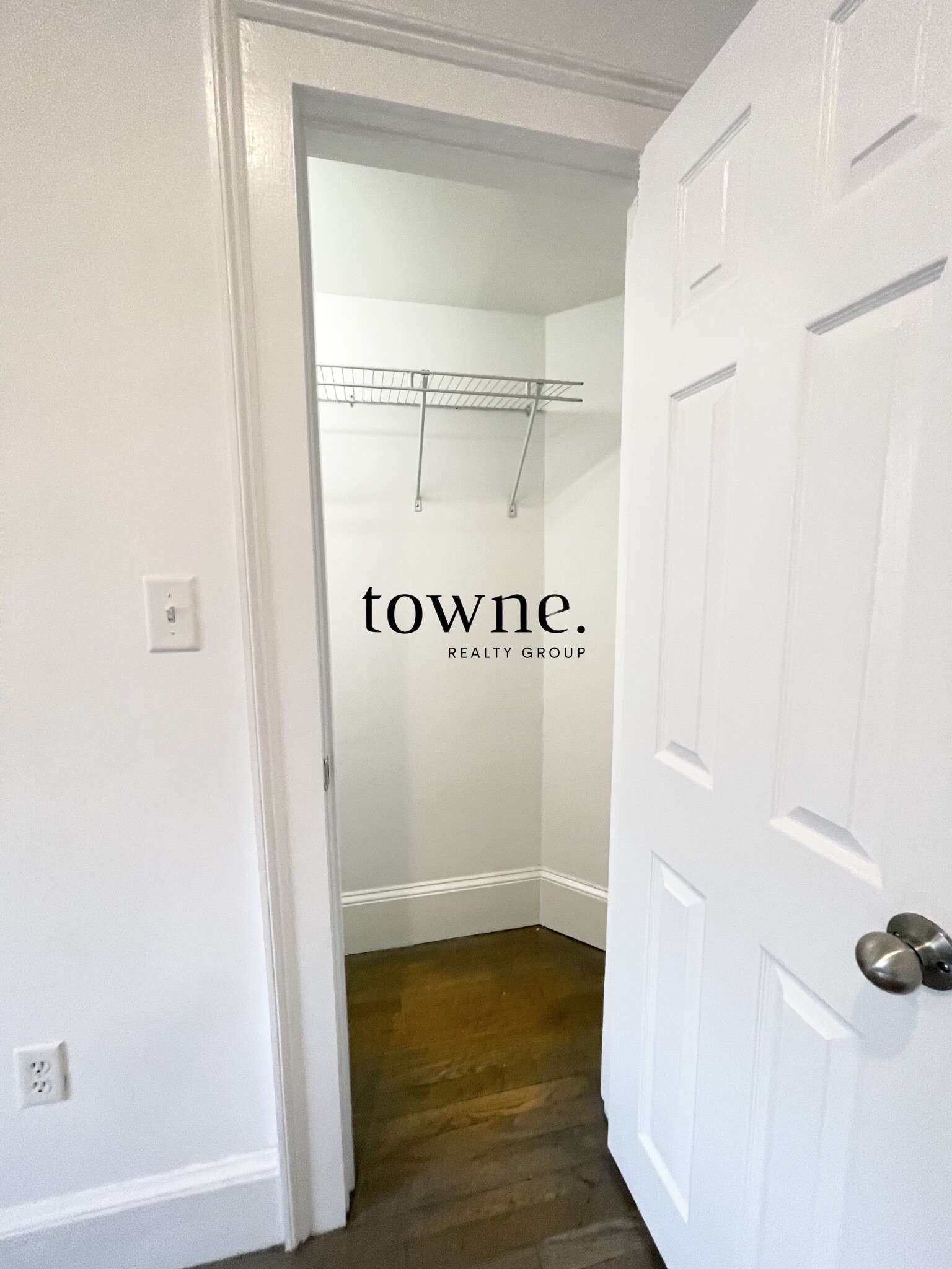 225 Newbury St, Back Bay