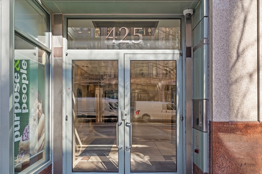 425 Boylston St, Back Bay